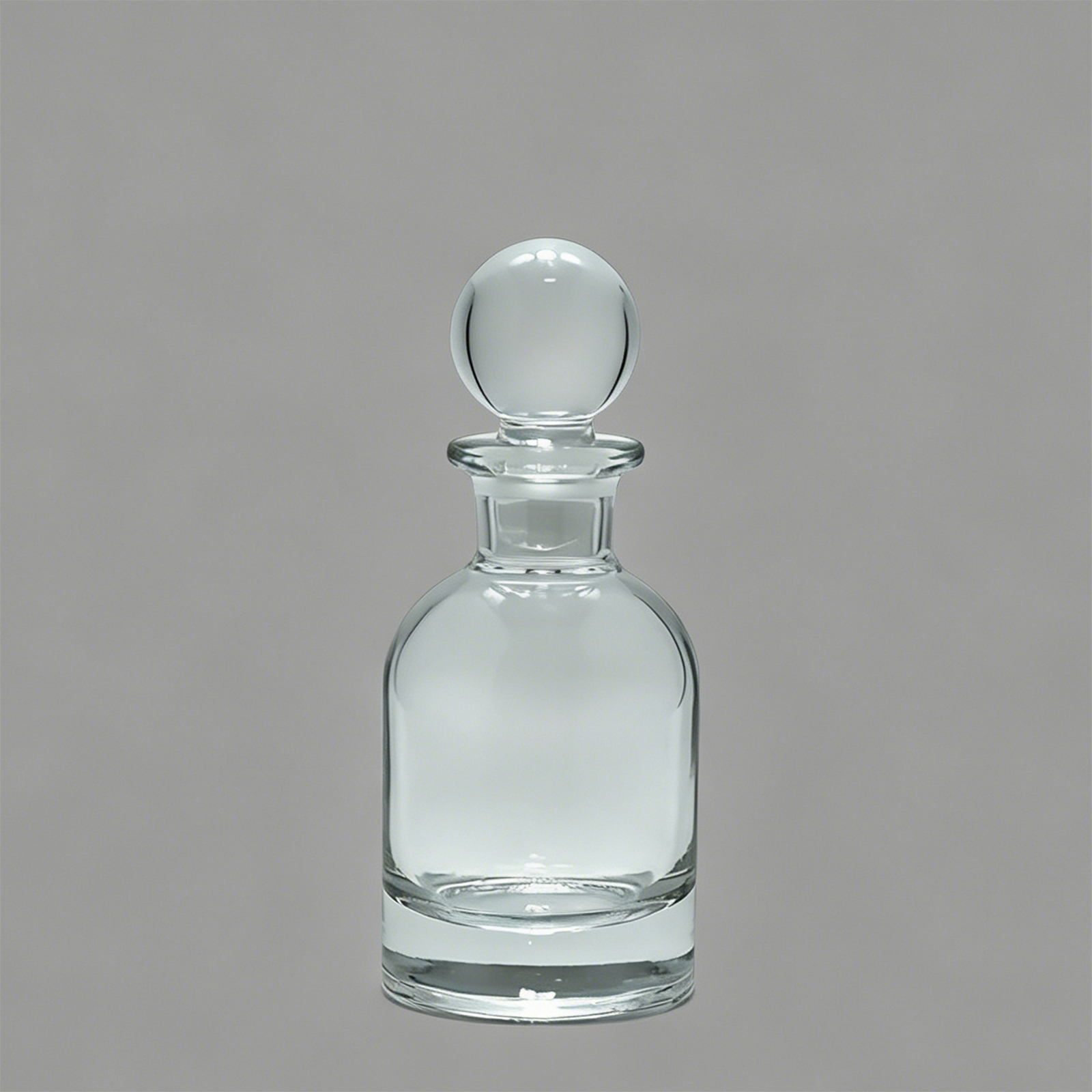 Clear Glass Perfume Bottle with Round Stopper for Home Aromatherapy Use